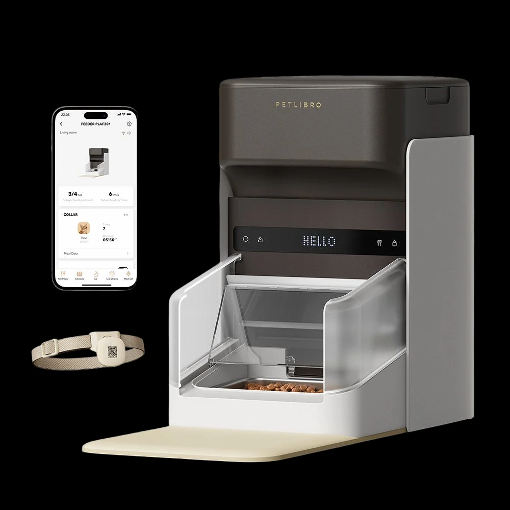 One RFID Smart Feeder with 15-Cup Capacity for Scheduled Meals