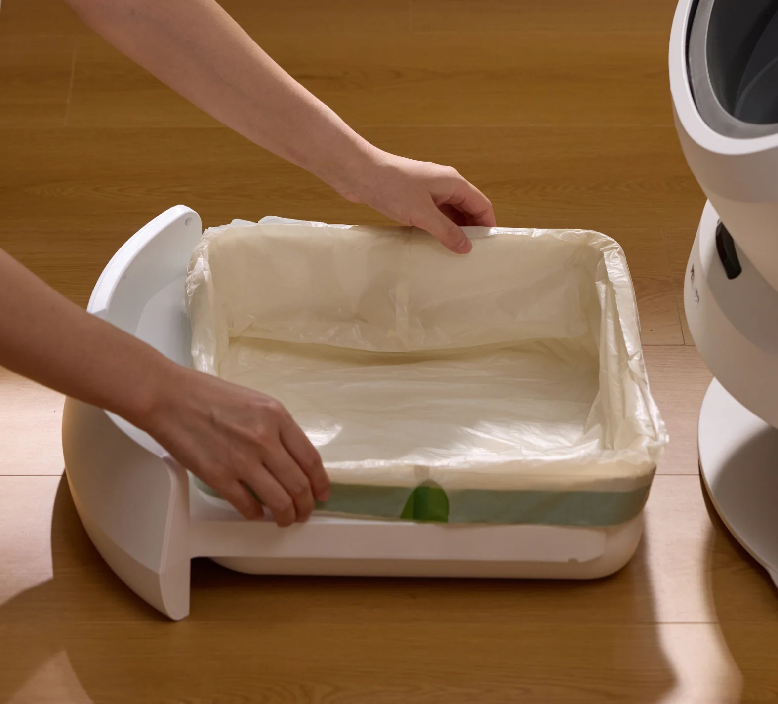 Luma Smart Litter Box Starter Bundle with Mats, Deodorizer and Liners